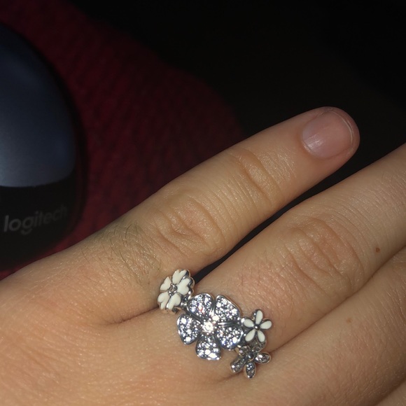 PANDORA shimmer bouquet ring SIZE 6 - Picture 1 of 2